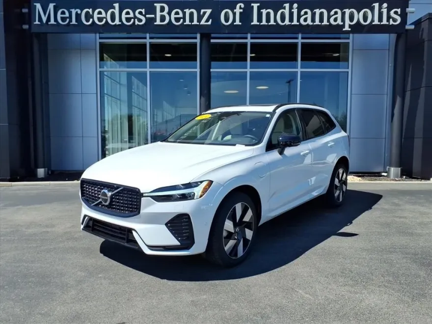 2024 Volvo XC60 Recharge Hybrid T8 Plus photo 1