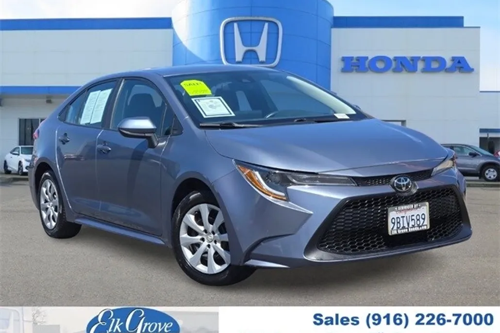 2022 Toyota Corolla LE photo 1