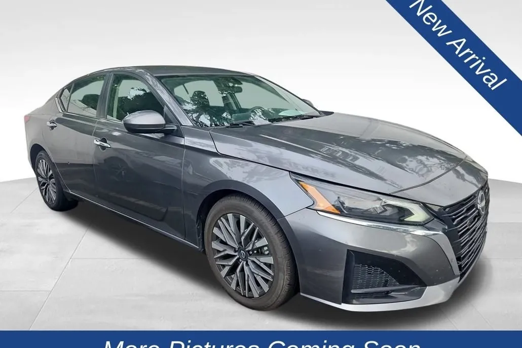 2023 Nissan Altima 2.5 SV photo 1