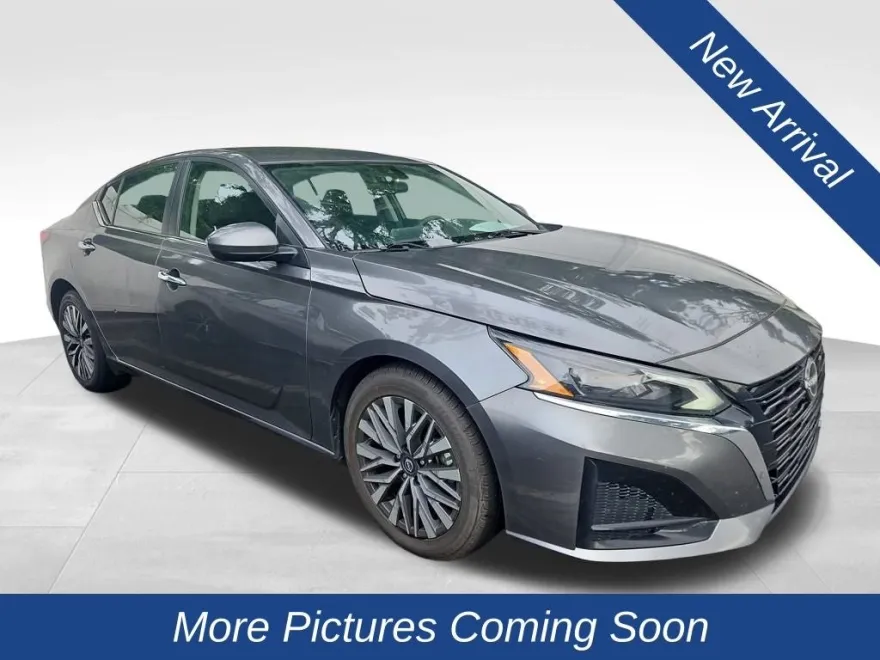 2023 Nissan Altima 2.5 SV photo 1