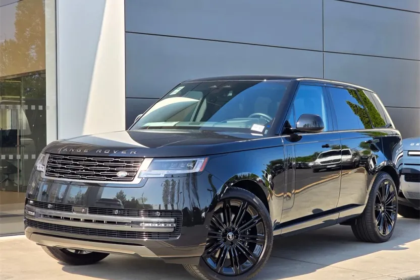 2025 Land Rover Range Rover SE photo 1