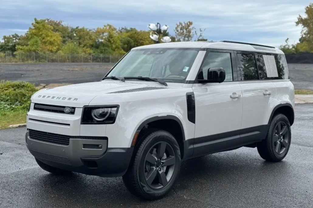 2026 Land Rover Defender 110 S photo 1