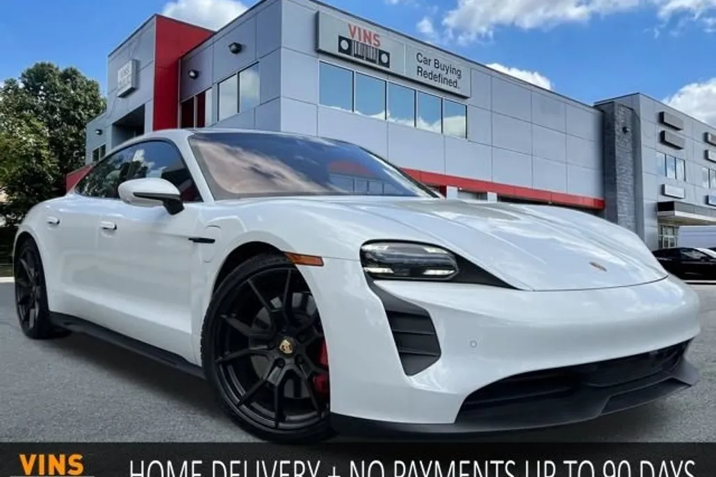 2022 Porsche Taycan GTS photo 1