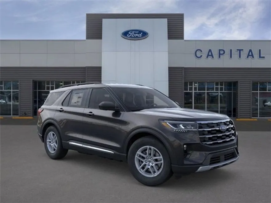 2025 Ford Explorer photo 1