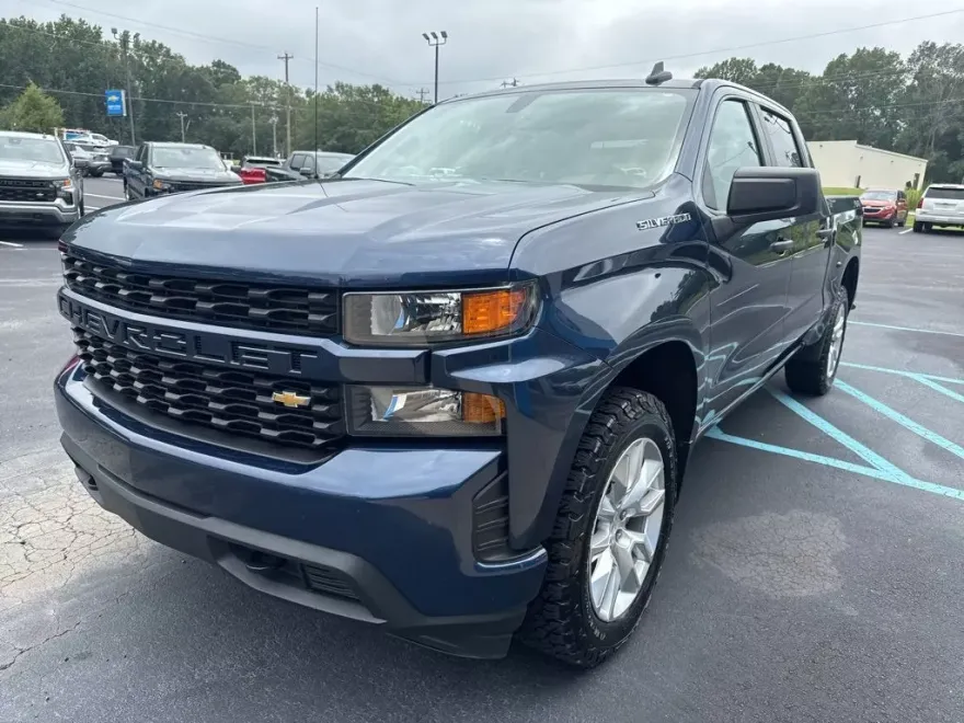2022 Chevrolet Silverado 1500 Custom photo 1