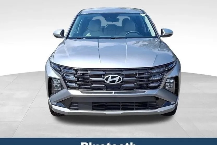 2025 Hyundai Tucson SE photo 1
