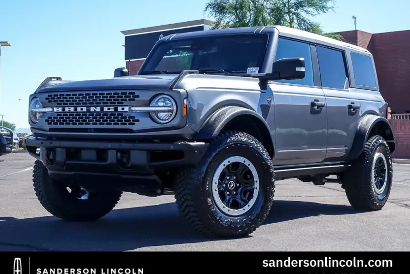2023 Ford Bronco Badlands photo 1