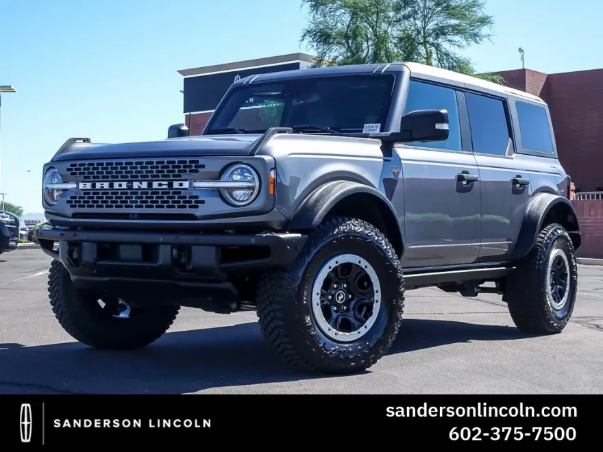 2023 Ford Bronco Badlands photo 1