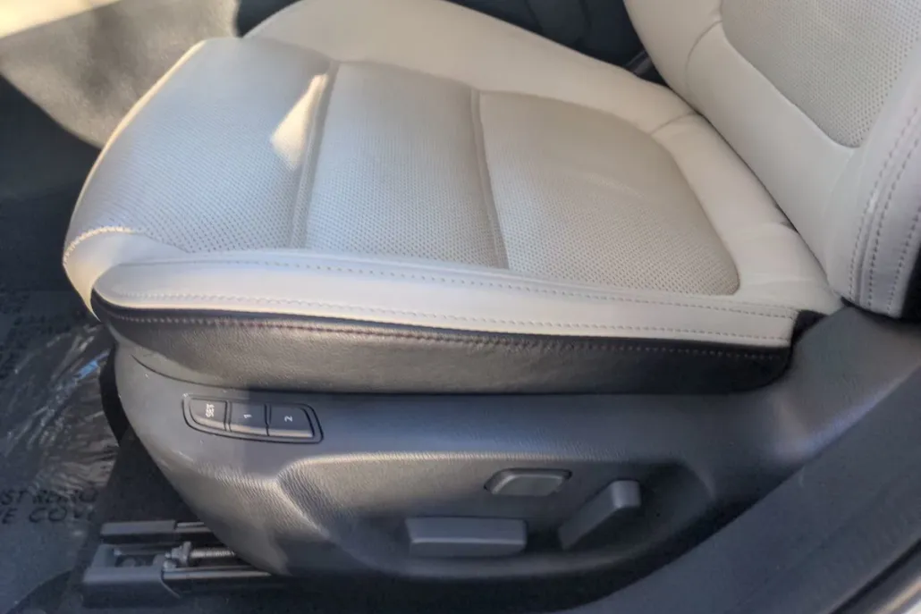 2017 Mazda Mazda6 Grand Touring photo 1