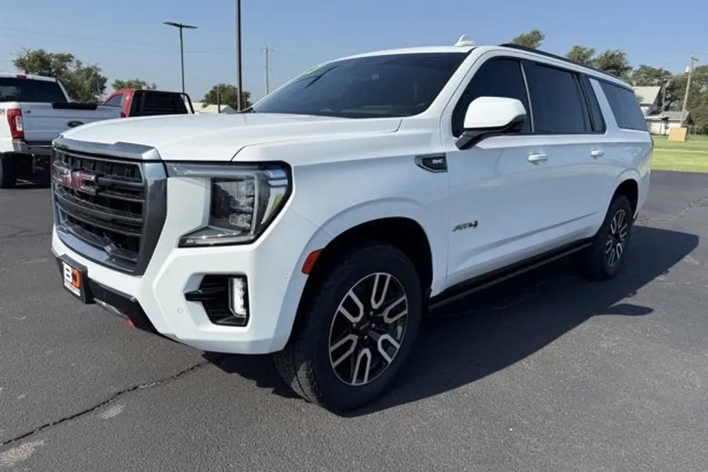 2021 Gmc Yukon XL AT4 photo 1