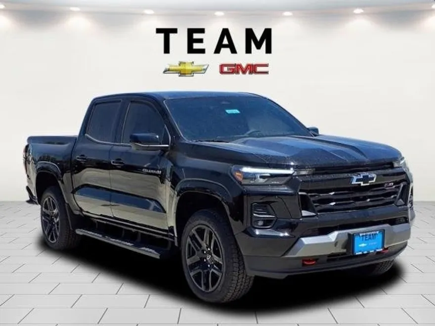 2025 Chevrolet Colorado Z71 photo 1