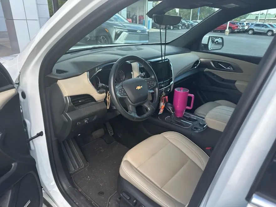 2023 Chevrolet Traverse Premier photo 1