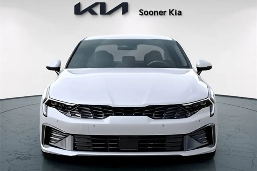 2025 Kia K5 LXS photo 1