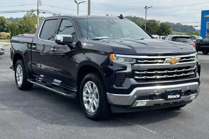 2022 Chevrolet Silverado 1500 LTZ photo 1