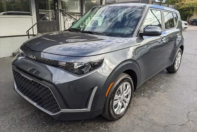 2024 Kia Soul LX photo 1