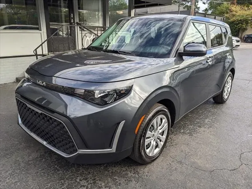 2024 Kia Soul LX photo 1
