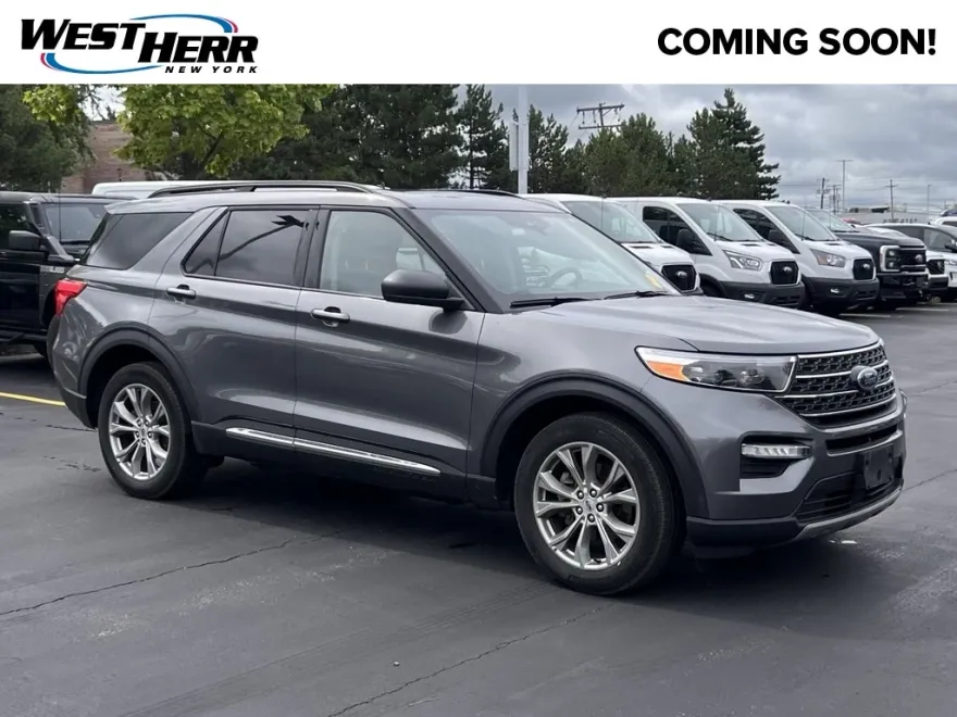 2022 Ford Explorer XLT photo 1
