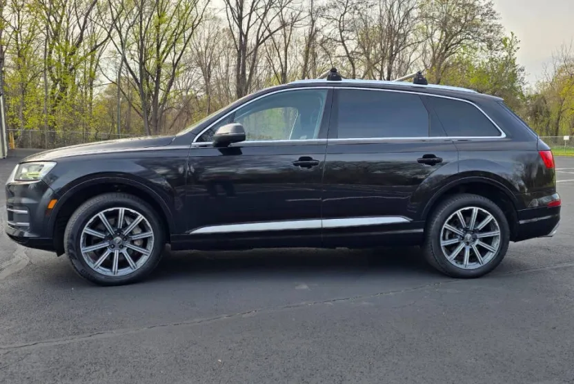 2017 Audi Q7 3.0T Premium Plus photo 1