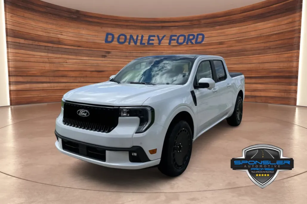 2025 Ford Maverick Lariat photo 1