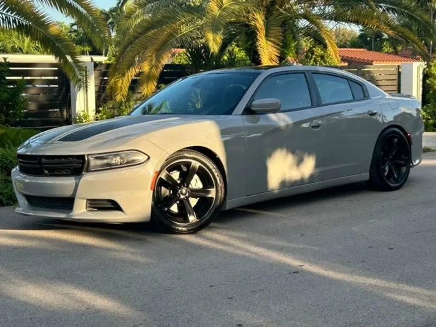 2018 Dodge Charger R/T photo 1