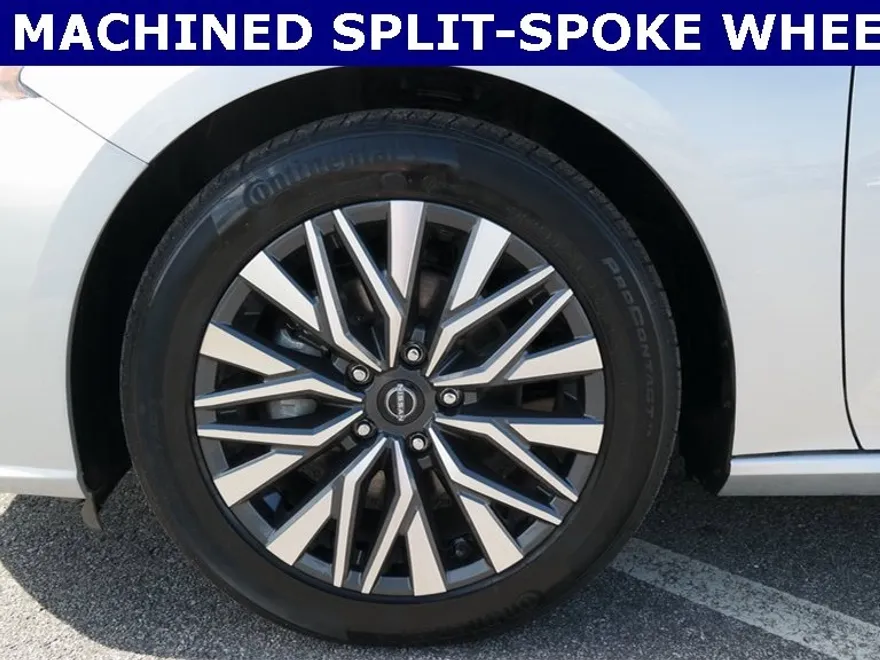 2024 Nissan Altima 2.5 SV photo 1