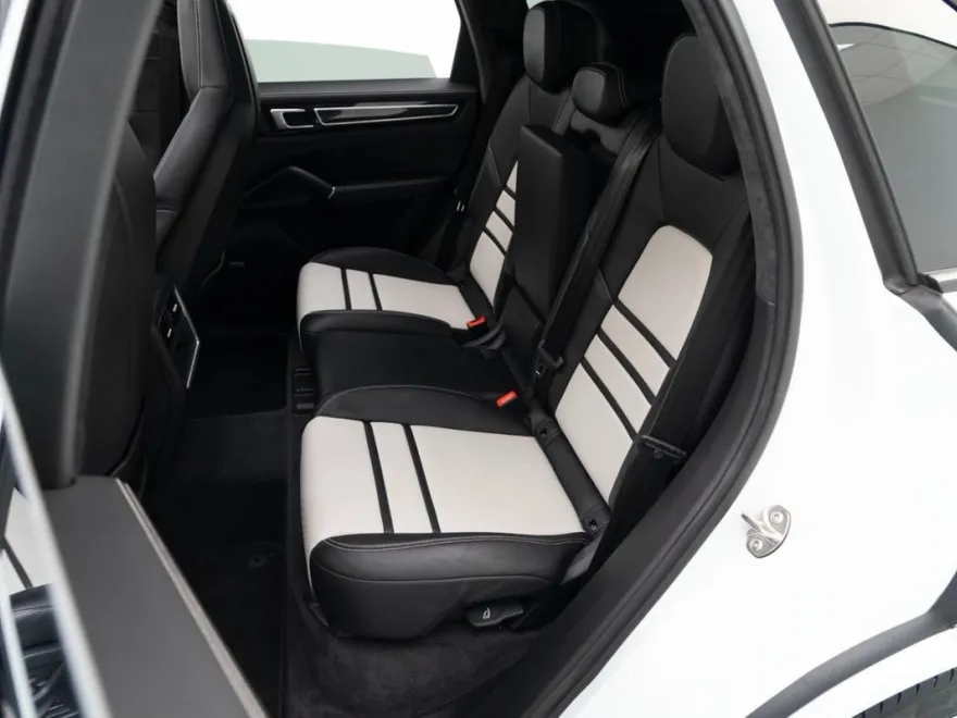 2022 Porsche Cayenne GTS photo 27