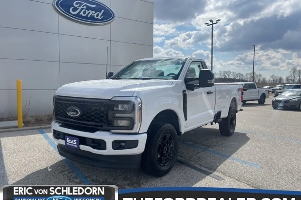 2025 Ford F-350 photo 1