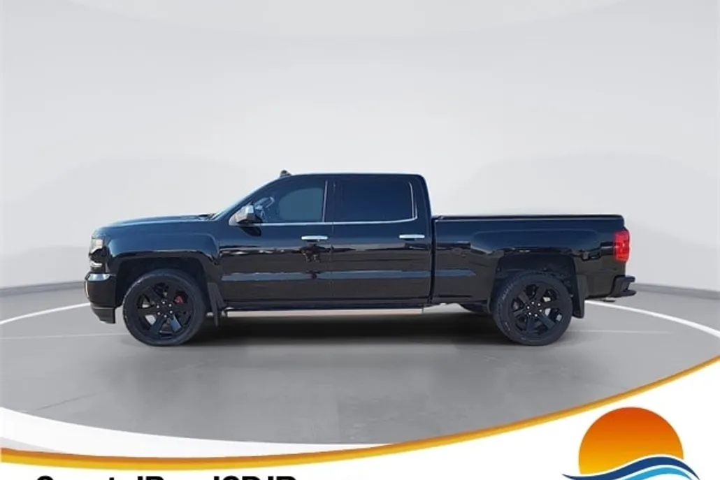 2017 Chevrolet Silverado 1500 LTZ photo 1