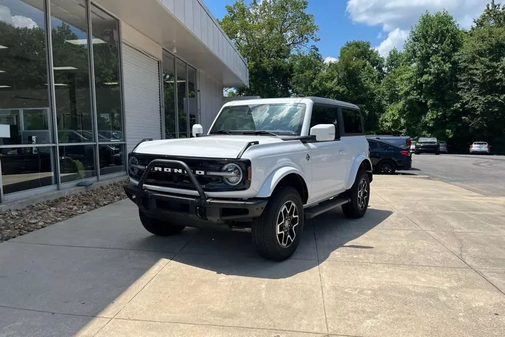 2023 Ford Bronco Outer Banks photo 1