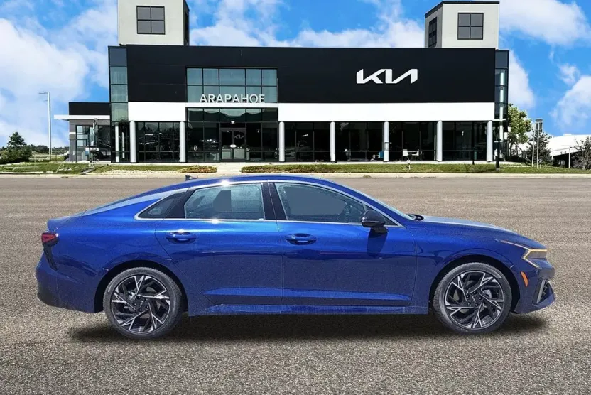 2025 Kia K5 GT-Line photo 1