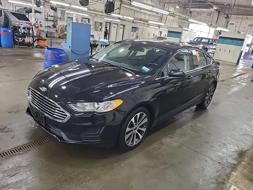 2020 Ford Fusion SE photo 1