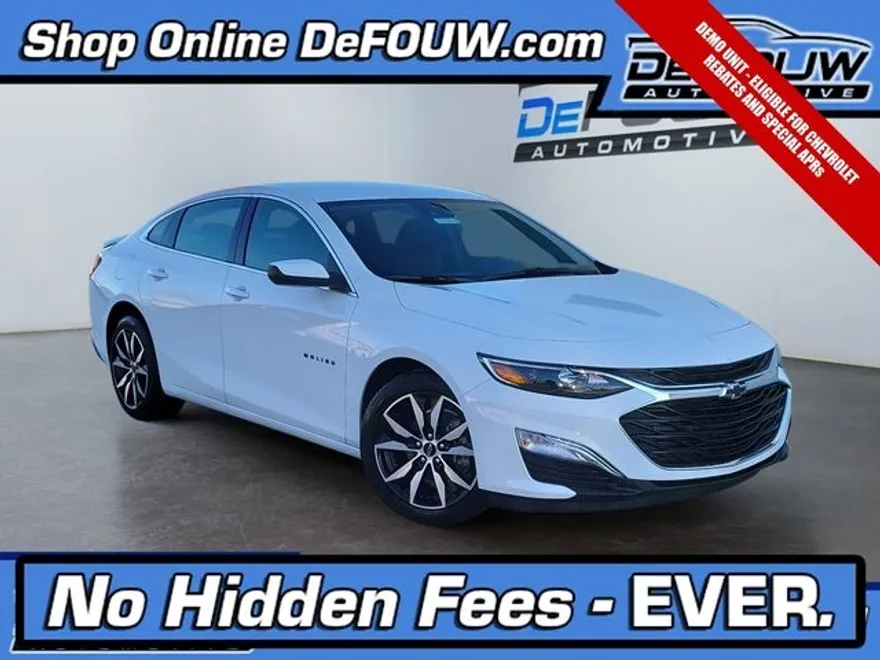 2025 Chevrolet Malibu RS photo 1