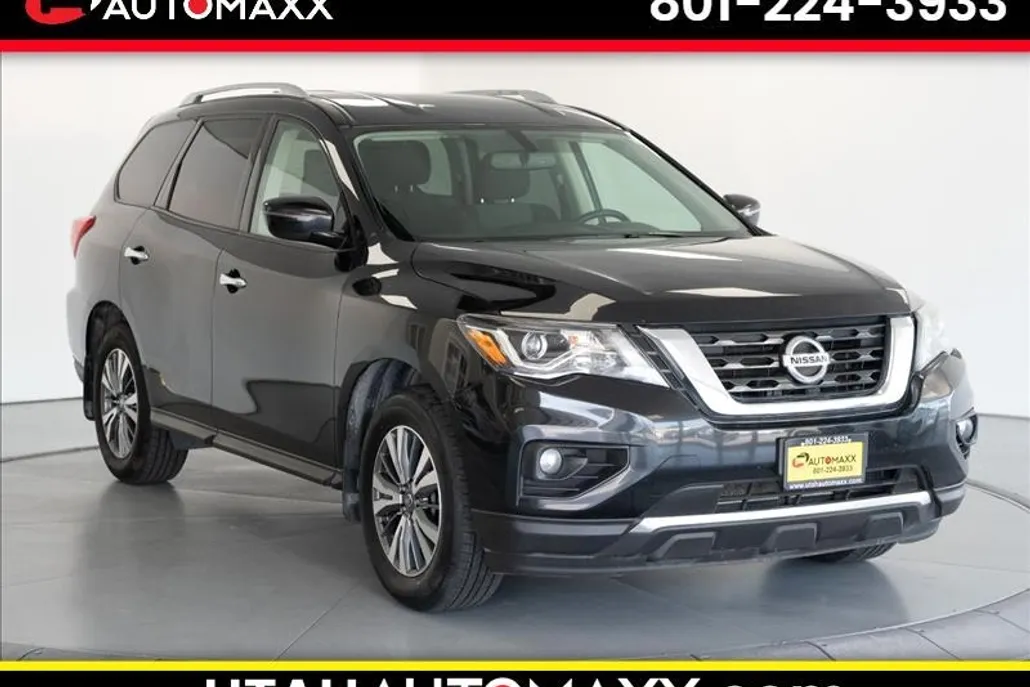 2020 Nissan Pathfinder SV photo 1