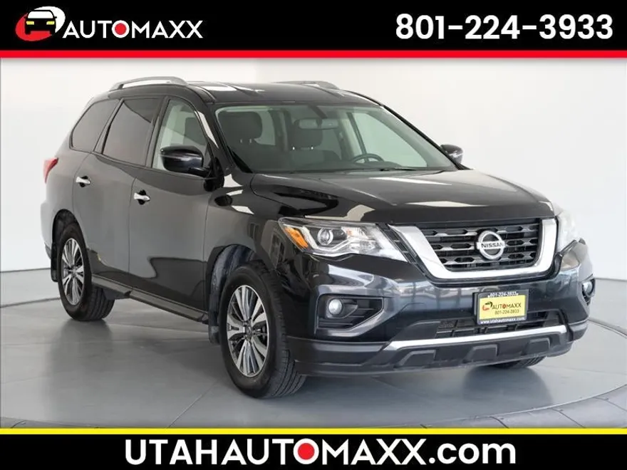 2020 Nissan Pathfinder SV photo 1