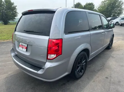 2020 Dodge Grand Caravan GT photo 4