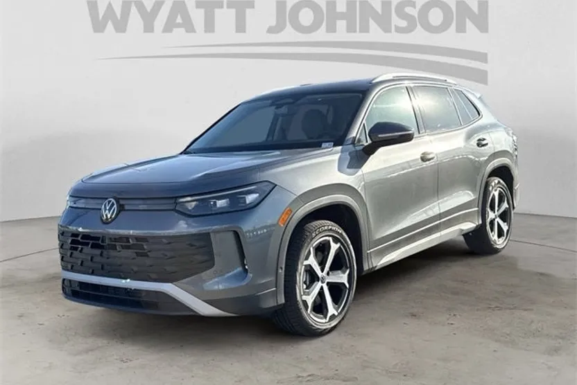 2025 Volkswagen Tiguan SE photo 1
