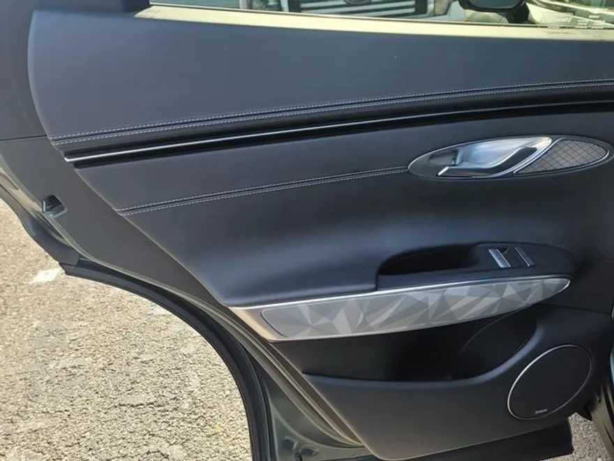 2024 Genesis GV70 3.5T Sport photo 10