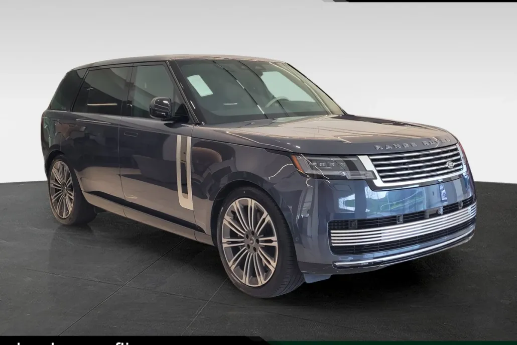 2025 Land Rover Range Rover SV photo 1