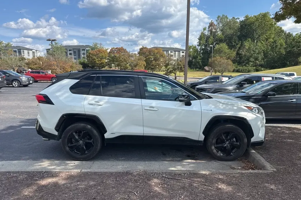 2021 Toyota RAV4 Hybrid XSE photo 1