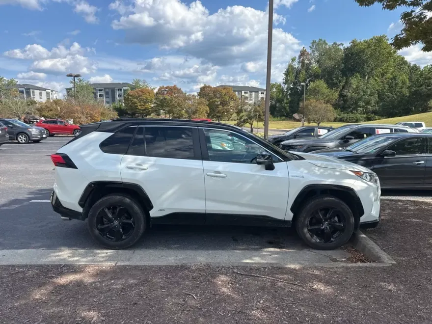 2021 Toyota RAV4 Hybrid XSE photo 1