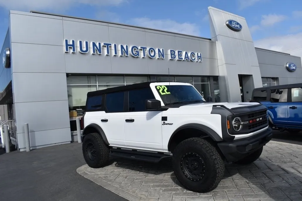 2022 Ford Bronco Base Big Bend Black Diamond Outer Banks photo 1