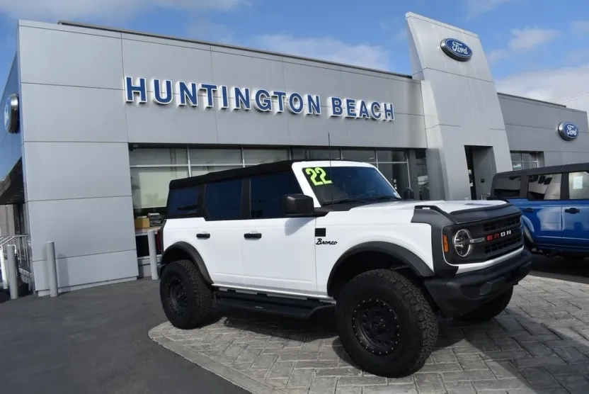 2022 Ford Bronco Base Big Bend Black Diamond Outer Banks photo 1