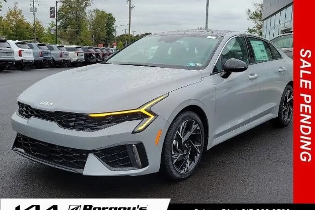2025 Kia K5 GT-Line photo 1