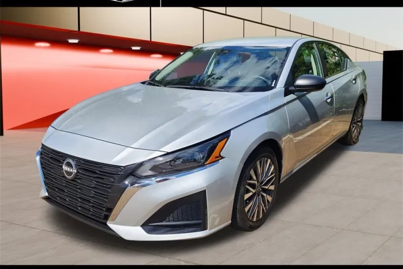 2024 Nissan Altima 2.5 SV photo 1