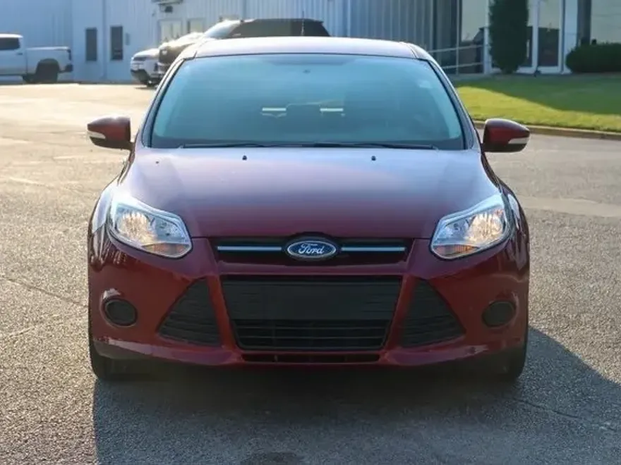 2014 Ford Focus SE photo 2