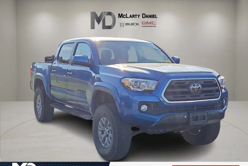 2018 Toyota Tacoma SR photo 1