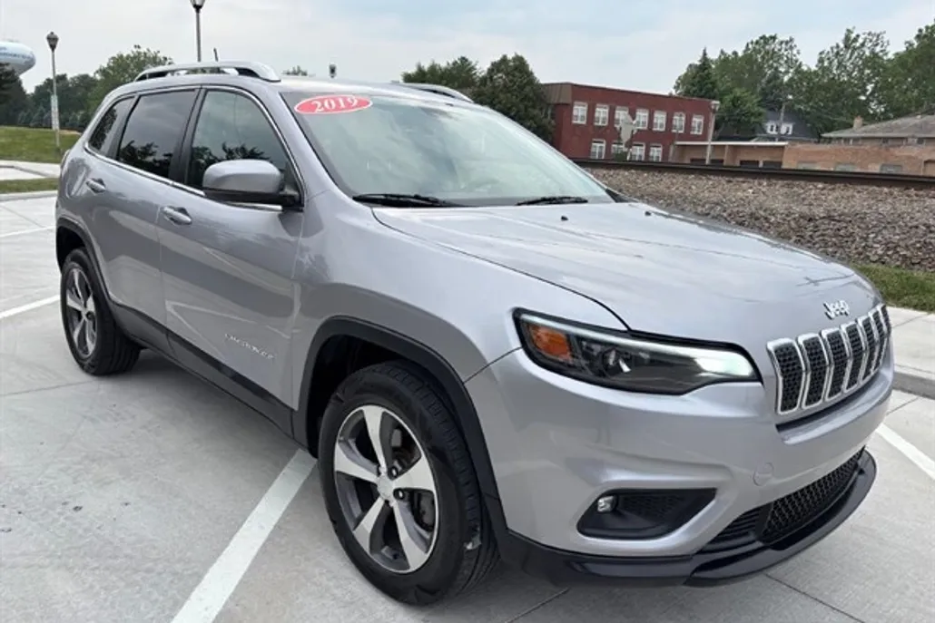 2019 Jeep Cherokee Limited photo 1