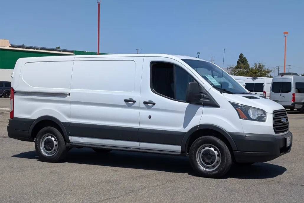 2017 Ford Transit photo 1