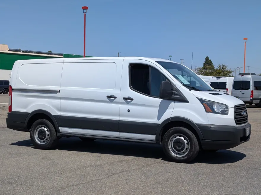 2017 Ford Transit photo 1