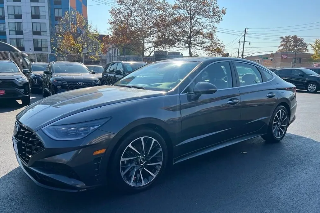 2022 Hyundai Sonata Limited photo 1